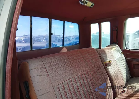 1990 Ford F150 z USA, uszkodzony, nr VIN 1FTEX15N8LKA30724